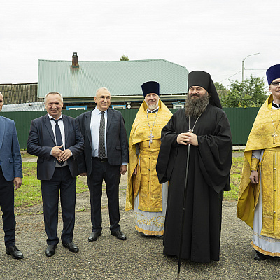Епископ Городецкий и Ветлужский Парамон совершил Божественную литургию в храме Воздвижения Креста Господня р.п. Тонкино