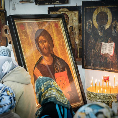В праздник Иверской иконы Божией Матери епископ Городецкий и Ветлужский Парамон совершил Божественную литургию в храме Вознесения Господня р.п. Ковернино