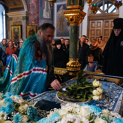 Управляющий Нижегородской епархией возглавил в Серафимо-Дивеевском монастыре утреню с акафистом Пресвятой Богородице
