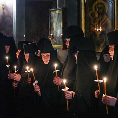 Глава Нижегородской митрополии совершил монашеский постриг трех насельниц Серафимо-Дивеевского монастыря