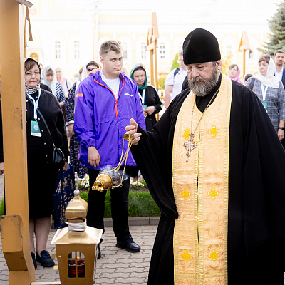 Участники конференции «Наследие преподобного Серафима Саровского и актуальные вопросы духовно-нравственного просвещения» помолились на литии по первой игумении Дивеевского монастыря