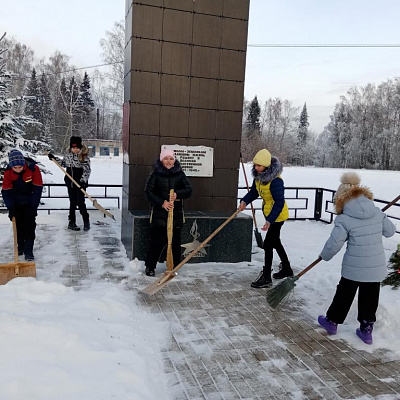 "Тематические трудовые акции" в школах Шарангского муниципального района
