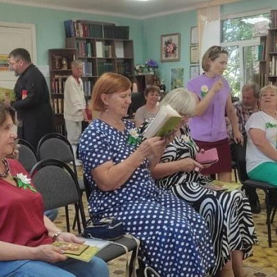 В преддверии праздника Дня семьи, любви и верности Центральная библиотека р.п. Ковернино встречала на своей земле гостей из Варнавино и Семёнова