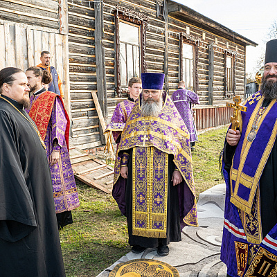 Епископ Городецкий и Ветлужский Парамон совершил освящение креста и купола храма иконы Божией Матери «Знамение» п. Керженец городского округа Семеновский