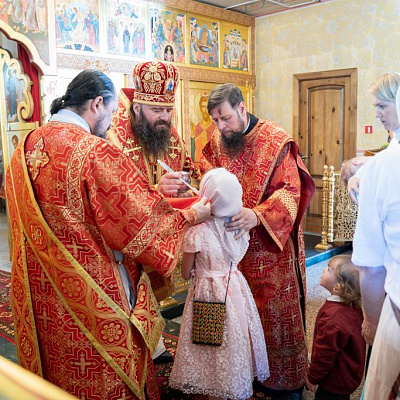 Епископ Городецкий и Ветлужский Парамон совершил Божественную литургию в храме Пресвятой Живоначальной Троицы г. Заволжье