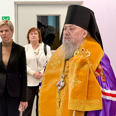 Епископ Гедеон освятил здание новой школы №1 в Выксе
