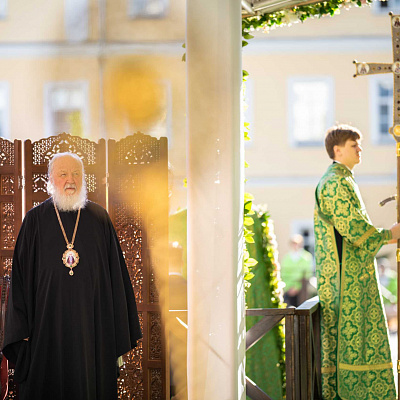 Управляющий Нижегородской епархией сослужил Святейшему Патриарху Кириллу на всенощном бдении в Троице-Сергиевой лавре