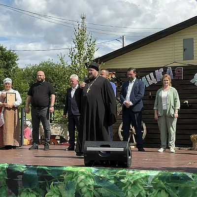 Исполняющий обязанности благочинного Шахунского округа поздравил жителей Хмелевиц с Днем села