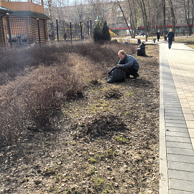Молодежь Нагорного благочиния приняла участие в епархиальной экологической акции «Чистый город»
