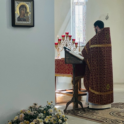 В строящемся храме в честь священномученика Иоанна Быстрова в городе Богородске отметили престольный праздник