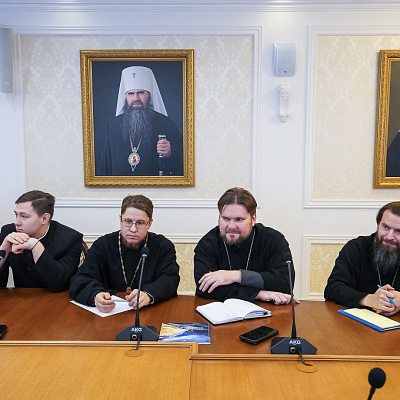 В Нижегородской духовной семинарии состоялся круглый стол «Искусственный интеллект в образовании: плюсы и минусы, варианты применения»