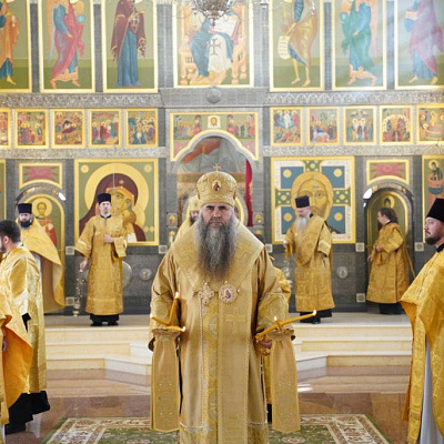 В Праздник Обновления храма во Иерусалиме (Воскресение Словущее) епископ Городецкий и Ветлужский Парамон сослужил Главе Нижегородской митрополии в Нижегородском кремле