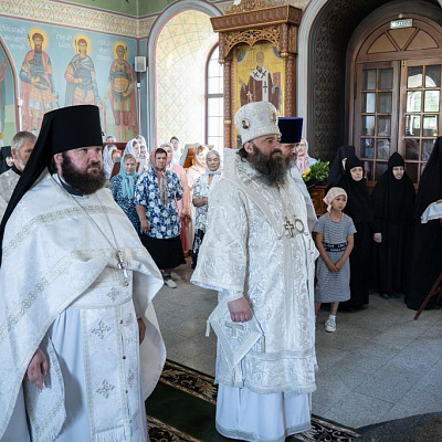 В праздник Вознесения Господня епископ Городецкий и Ветлужский Парамон сослужил архиепископу Владикавказскому и Аланскому Герасиму на Божественной литургии в Крестовоздвиженском женском монастыре д. Быдреевка