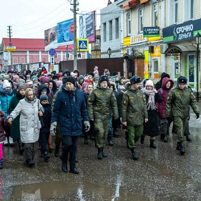 Епископ Городецкий и Ветлужский Августин возглавил традиционный Александро-Невский крестный ход по Городцу