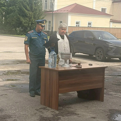 Священник Семеновского благочиния почтил память погибших пожарных в Семенове