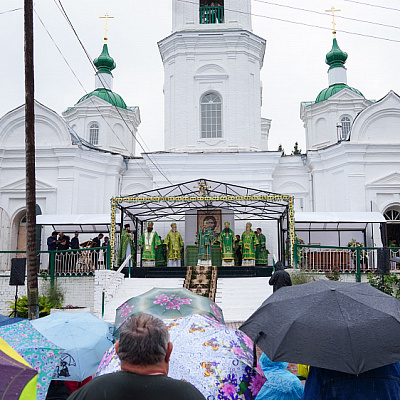 Епископ Городецкий и Ветлужский Парамон сослужил Главе Нижегородской митрополии на Божественной литургии в селе Бортсурманы Пильнинского муниципального округа Нижегородской области