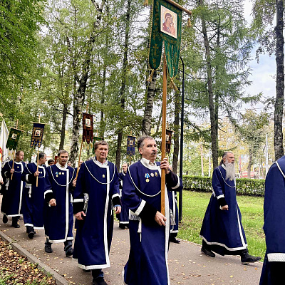 В Нижнем Новгороде состоялся традиционный крестный ход по трем монастырям с иконой Божией Матери «Страстная»