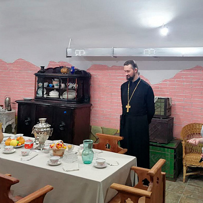 Помощник благочинного Арзамасского района провел духовную беседу в музейно-выставочном центре поселка Выездное