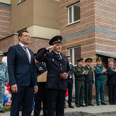 Помощник благочинного Саровского округа освятил служебные квартиры для сотрудников полиции