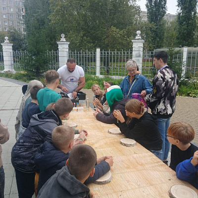 Помощник благочинного Московского округа поблагодарил участников субботника на реке Левинке за неравнодушие и активность