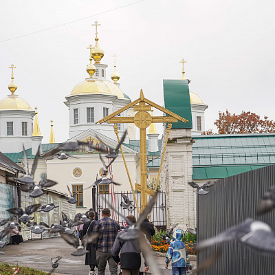 Митрополит Георгий возглавил престольный праздник в Крестовоздвиженском монастыре Нижнего Новгорода