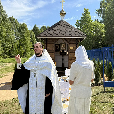 Помощник благочинного округа Арзамасского района освятил часовню в память о погибшем воине