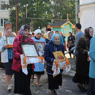 Праздничная литургия в день перенесения мощей святого благоверного великого князя Александра Невского в Семенове