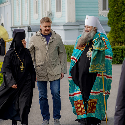 В канун Пятидесятницы глава Нижегородской митрополии совершил вечернее богослужение в Дивеевском монастыре