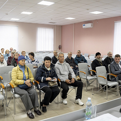 В Заволжье состоялась встреча с населением по вопросу строительства духовно-просветительского центра