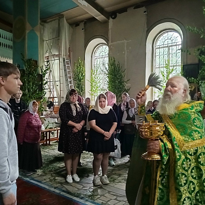 В храме Покрова Божией Матери города Шахунья состоялся молебен для учащихся, готовящихся к экзаменам