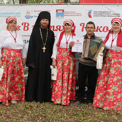 В селе Нестиары завершился Народный фестиваль православной песни "В гостях у Николы"