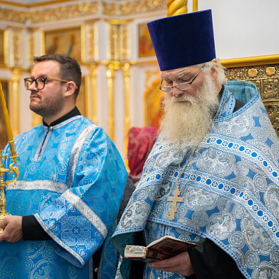 В канун праздника Покрова Пресвятой Богородицы епископ Городецкий и Ветлужский Парамон совершил Всенощное бдение в Городецком кафедральном соборе Покрова Пресвятой Богородицы