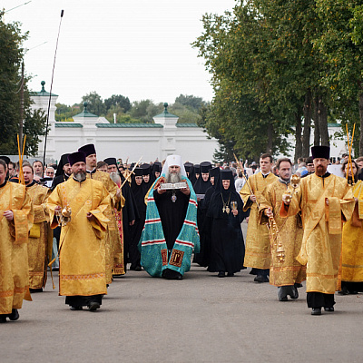 Епископ Городецкий и Ветлужский Парамон принял участие в торжественной встрече ковчега с десницей святителя Спиридона Тримифунтского с острова Корфу в Серафимо-Дивеевском монастыре