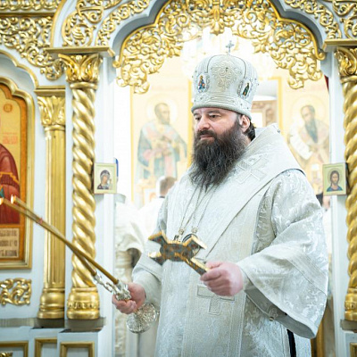 Во Вселенскую родительскую субботу епископ Городецкий и Ветлужский Парамон совершил Божественную литургию в Городецком кафедральном соборе Покрова Пресвятой Богородицы