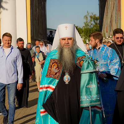 В день празднования иконы Божией Матери «Умиление» митрополит Георгий совершил Божественную литургию в Дивеевском монастыре