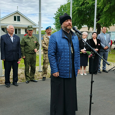 Благочинный Сокольского округа выступил на торжественном митинге в честь Дня пограничника