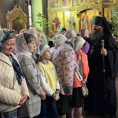 В канун престольного праздника епископ Городецкий и Ветлужский Парамон совершил Всенощное бдение в храме Пресвятой Живоначальной Троицы города Заволжье