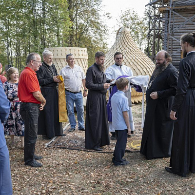 Епископ Городецкий и Ветлужский Парамон совершил освящение креста и купола храма святителя Николая Чудотворца р.п. Варнавино 