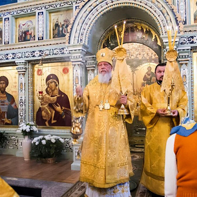 14.9.2014-Епископ Городецкий и Ветлужский Августин совершил всенощное бдение и Божественную литургию в Городецком Феодоровском мужском монастыре. Фото Сергея Багрецова