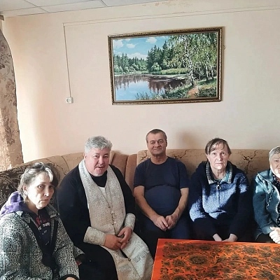 Клирик храма иконы Божией Матери "Знамение" поселка Керженец посетил Семеновский Дом милосердия 