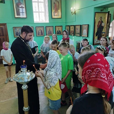 Воспитанники лагеря «Республика детства» посетили храм преподобного Серафима Саровского в поселка Пижма 