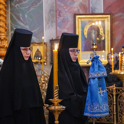 В праздник Похвалы Божией Матери митрополит Георгий возглавил Божественную литургию в Дивеевском монастыре