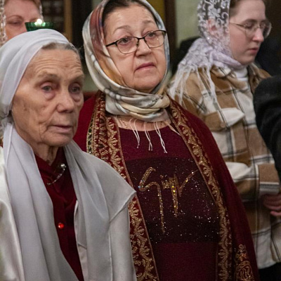 15 января, в Неделю 31-ю по Пятидесятнице, пред Богоявлением, в день представлениея и второго обретения мощей прп. Серафима Саровского, епископ Городецкий и Ветлужский Августин совершил Божественную литургию 